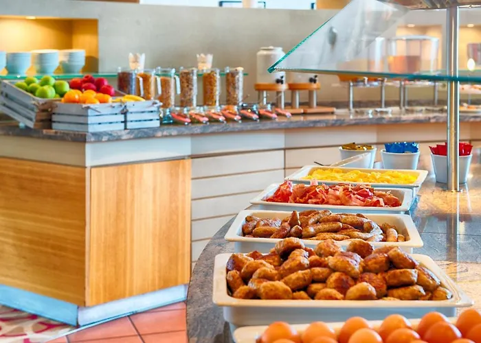 Hotel Leonardo Airport 4*