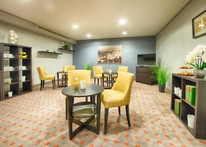 Hotel Leonardo Airport 4*