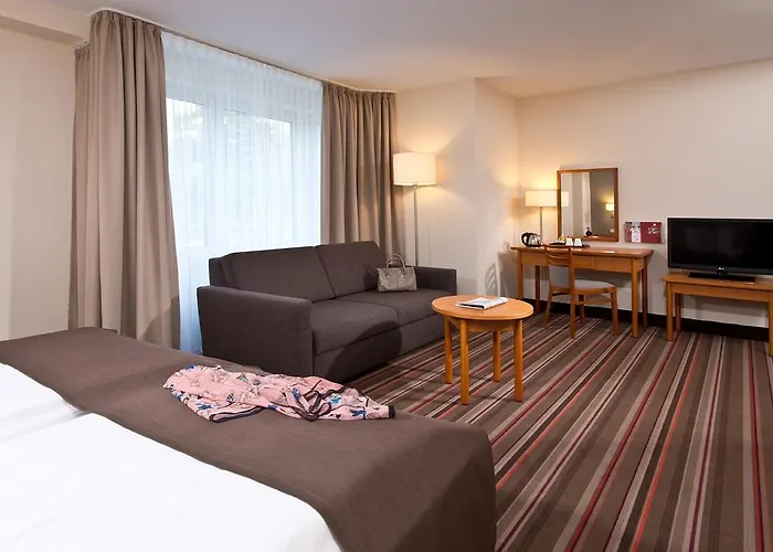 Hotel Leonardo Airport